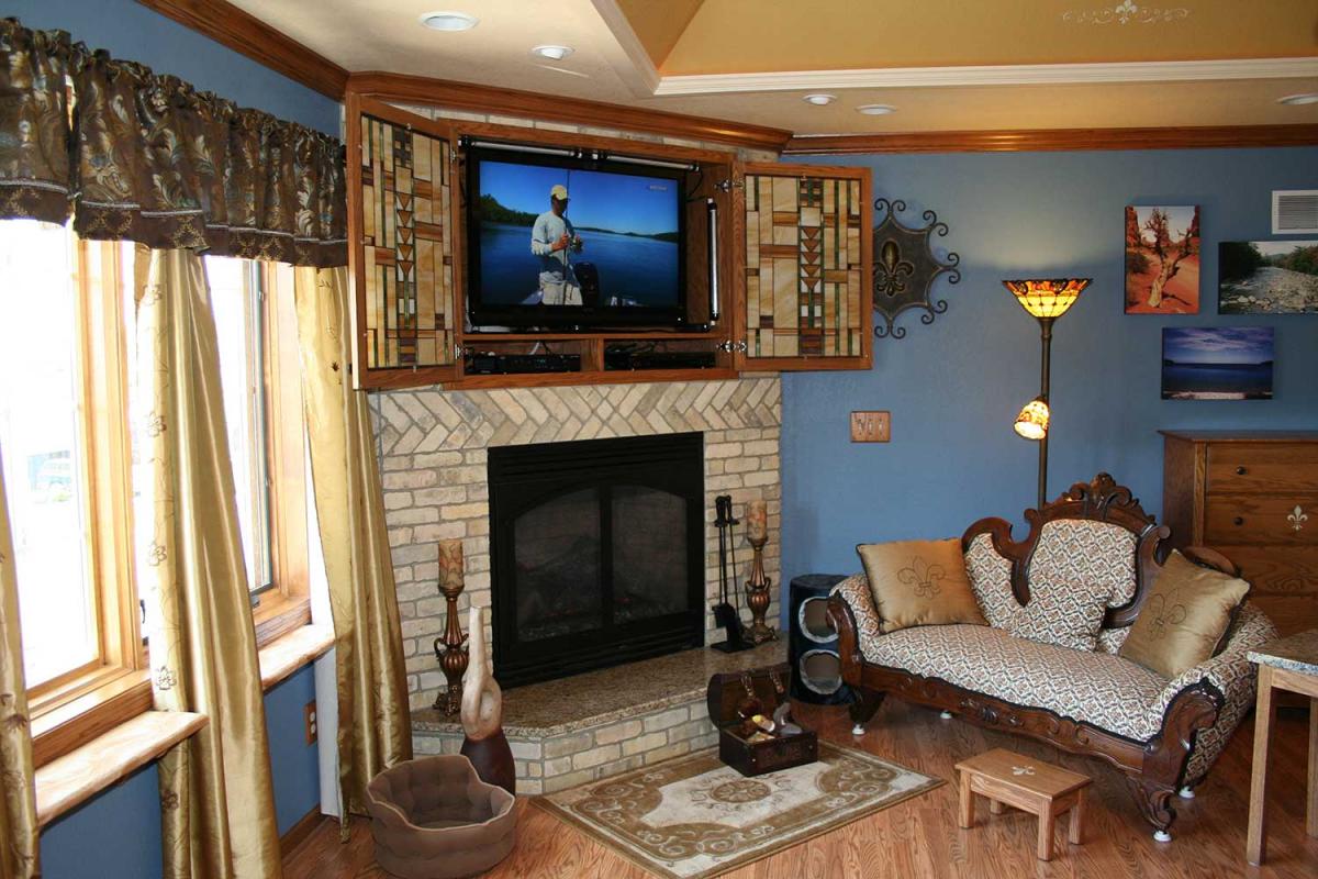 South Milwaukee Interior (Haslam)